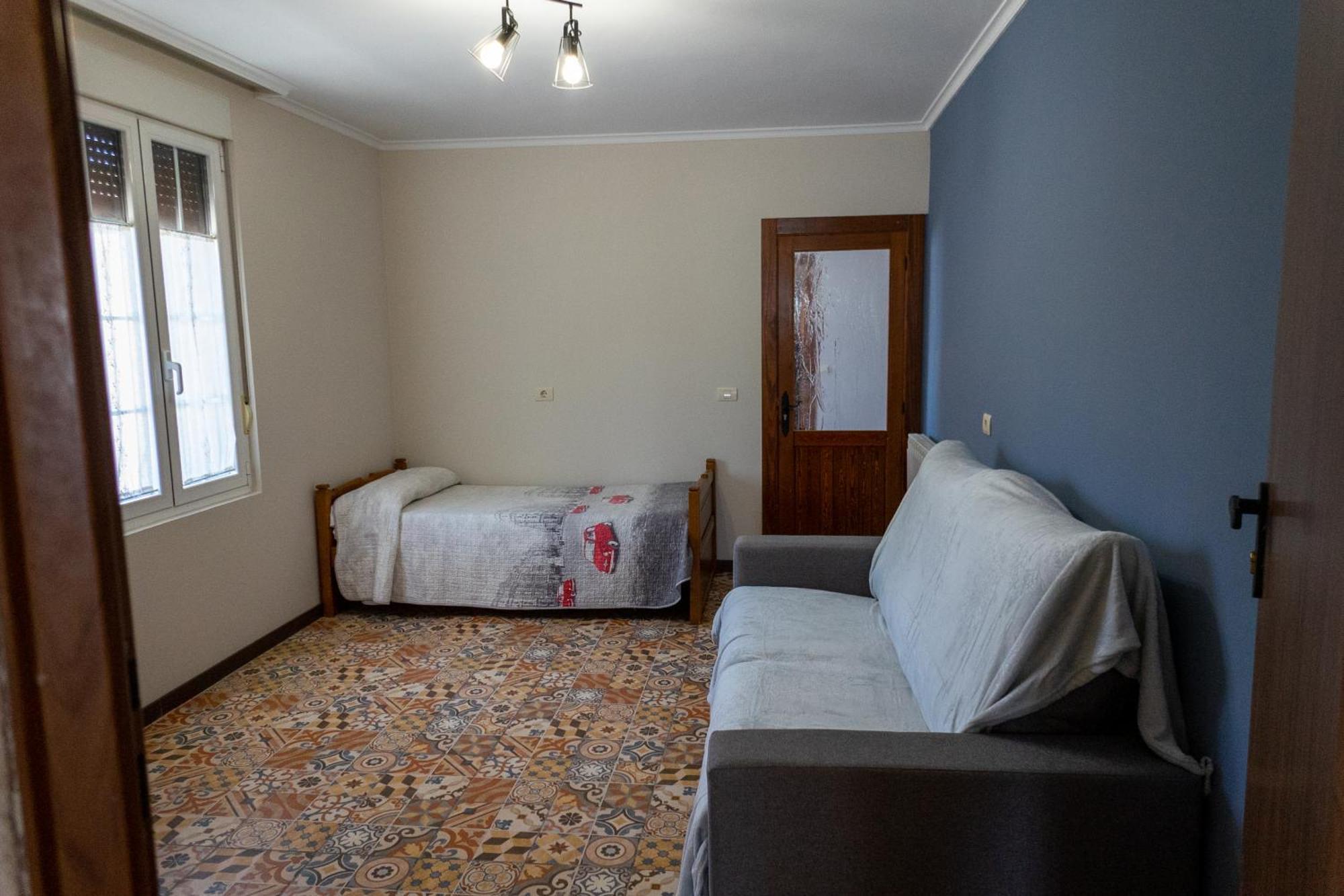 Dona Elvira Y Dona Sol Villa Vivar del Cid Exteriör bild