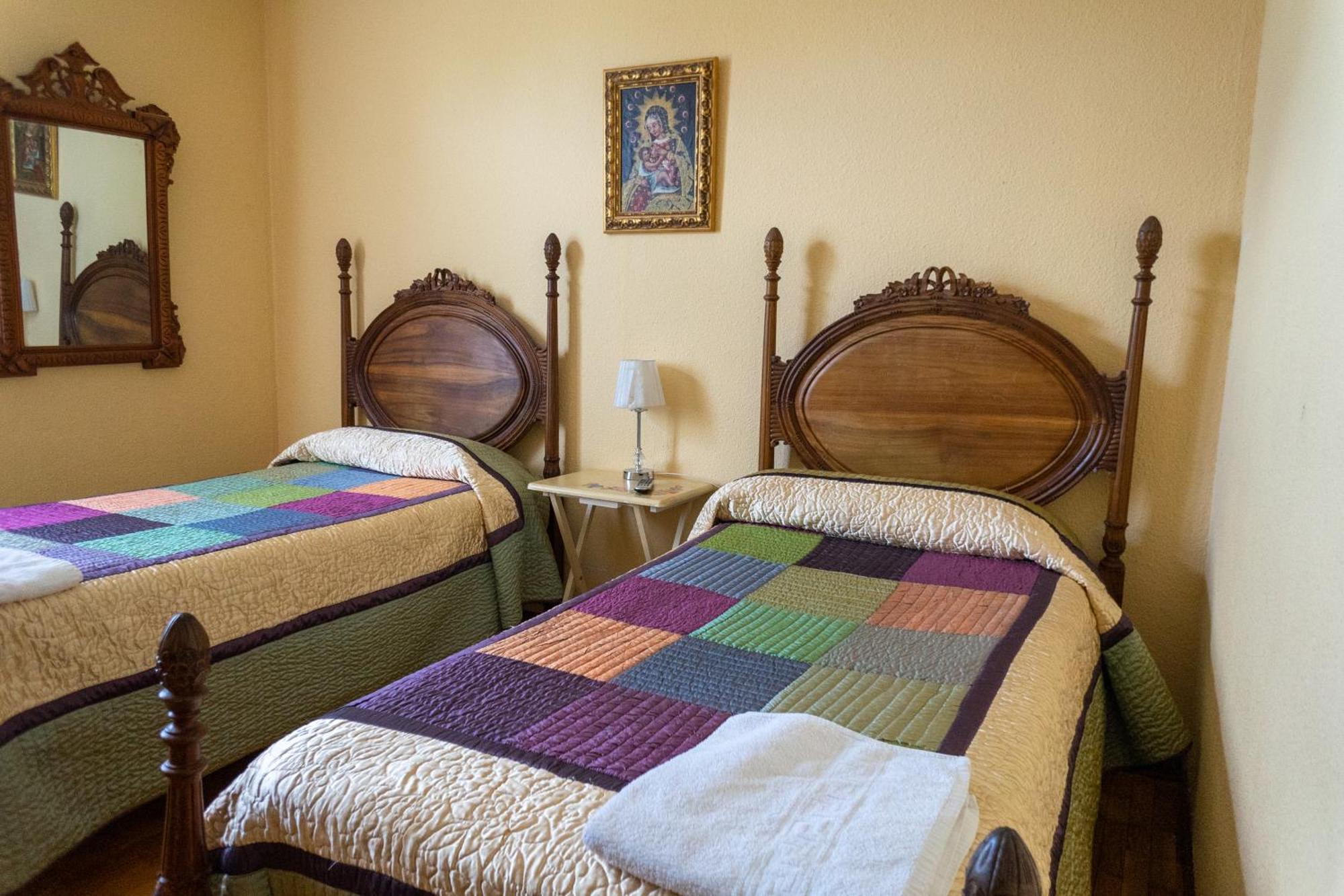Dona Elvira Y Dona Sol Villa Vivar del Cid Exteriör bild