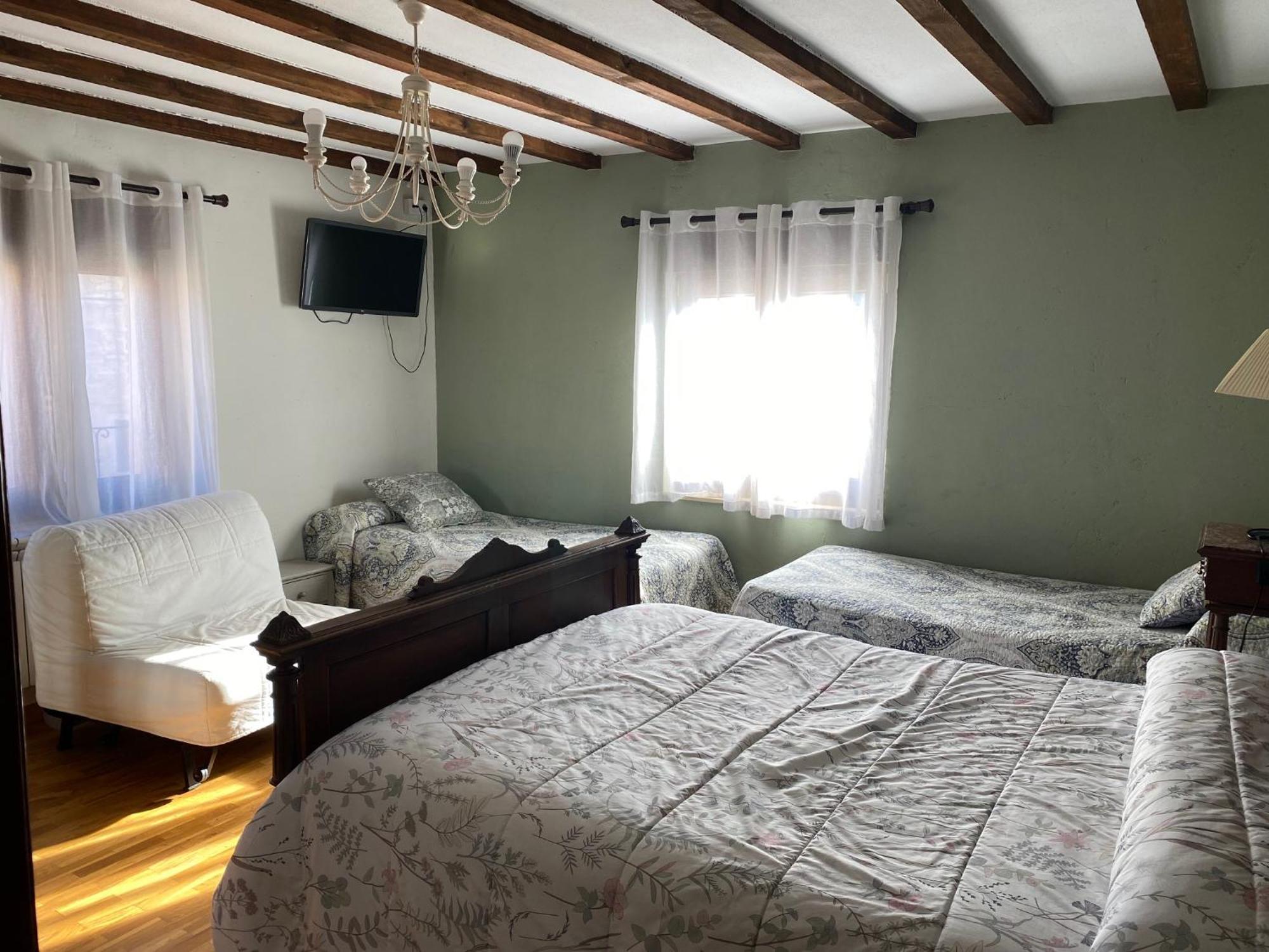 Dona Elvira Y Dona Sol Villa Vivar del Cid Exteriör bild
