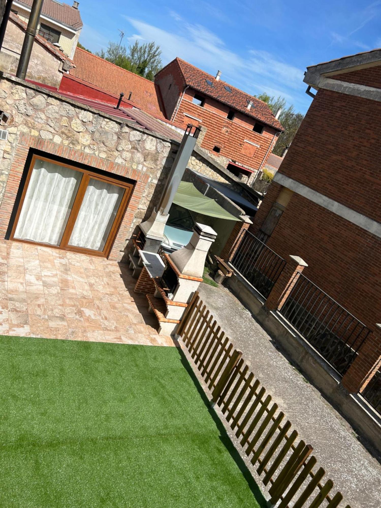 Dona Elvira Y Dona Sol Villa Vivar del Cid Exteriör bild