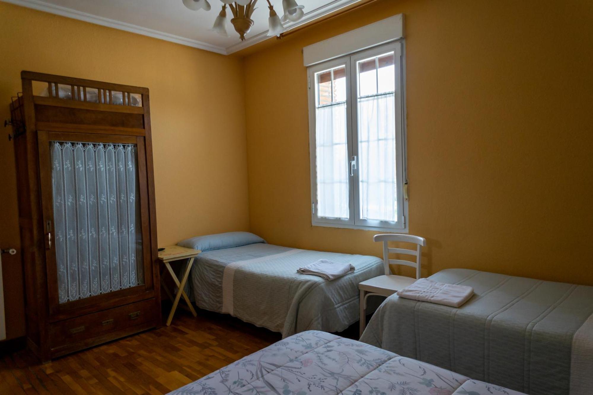 Dona Elvira Y Dona Sol Villa Vivar del Cid Exteriör bild