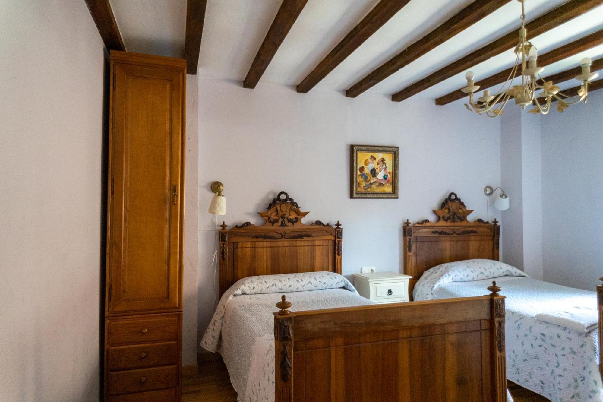 Dona Elvira Y Dona Sol Villa Vivar del Cid Exteriör bild